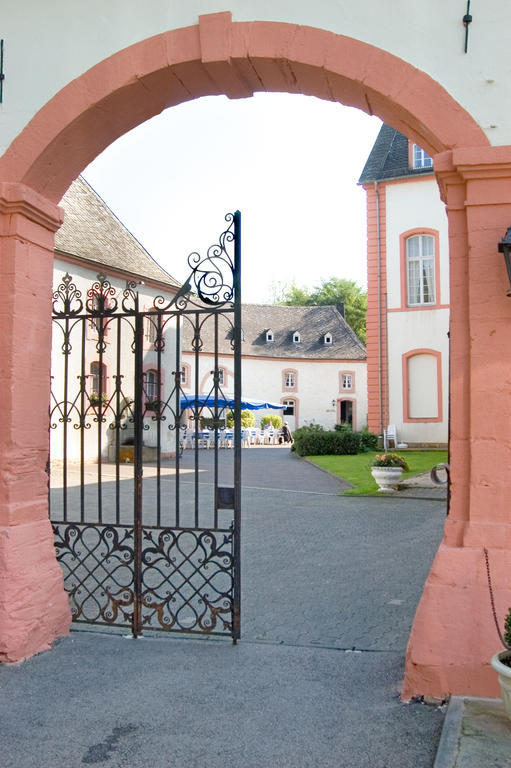 Hotel Burg Bollendorf Exterior foto